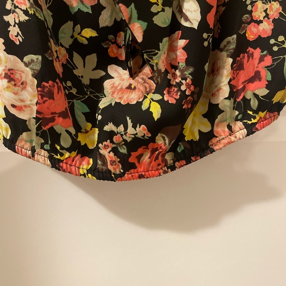 I.N.C International Concepts, Floral Top, Size Medium, New With Tags - Picture 10 of 10